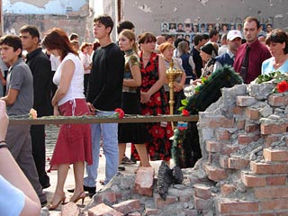 В Северной Осетии третий год подряд День знаний станет началом трехдневных траурных мероприятий памяти погибших в результате теракта в Беслане