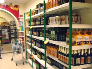В Литве сегодня действует "сухой закон". Продажа алкоголя запрещена не только в магазинах, наливать не разрешено и в кафе, барах, ресторанах