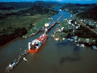Модернизация позволит удвоить пропускную способность Панамского канала до 600 млн тонн грузов в год и даст возможность обслуживать особо большие суда