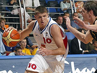 Сборная России выиграла у сербов в дебютном матче Евробаскета-2007