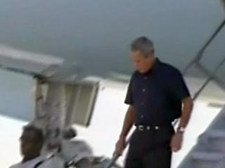Президент США Джордж Буш, совершая свой блиц-визит в Ирак, заявил в понедельник, что количество военнослужащих в стране будет, возможно, сокращено