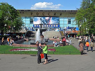 Далеко не все эксперты склонны считать, что вслед за США, лето в России стало "горячим сезоном" для новых релизов