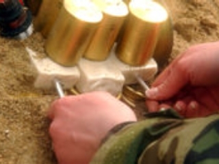 Колумбийские военные обнаружили и обезвредили около двух тонн пластиковой взрывчатки