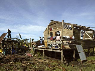 Отчаяние и хаос распространяются на атлантическом побережье Никарагуа, пострадавшем в результате урагана "Феликс"