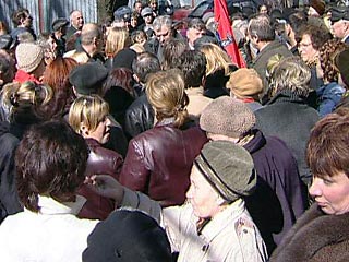 Участники марша "За сохранение Петербурга", проходившего в субботу в северной столице, собрались на митинг, передает "Интерфакс".