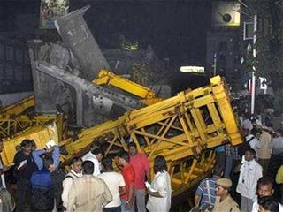 Не менее 20 человек погибли в индийском городе Хайдарабад при обрушении строящейся автострады
