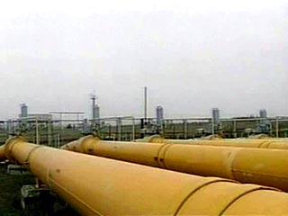 Цена российского газа, который "Газпром" продает в дальнее зарубежье, до конца 2007 года может вырасти на 10% в результате роста цен на темные нефтепродукты в Европе