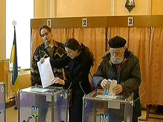 Украинские социологи считают, что избирателей ждут "паленые" exit-polls и четыре партии в парламенте