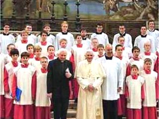 Первые в России гастроли Сикстинской капеллы, считающейся личным хором Папы Римского, перенесены с сентября 2007 года на весну 2008 года