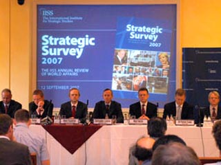 Расположенный в Великобритании Международный институт стратегических исследований выпустил ежегодный доклад "Стратегическое обозрение"