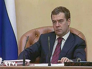 Куратор социальной сферы, первый зампред Дмитрий Медведев может покинуть правительство в связи с назначением нового председателя Виктора Зубкова