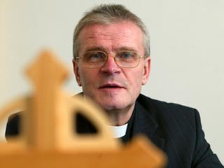 Эстонский архиепископ Пыдер выступил защитником креста