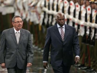 Высокую оценку итогам визита на Кубу президента Анголы Жозе Эдуарду душ Сантуша дал временно исполняющий обязанности главы кубинского государства Рауль Кастро