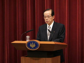 Существенных перестановок в новом составе кабинета министров Японии, сформированном избранным во вторник на пост премьер-министра Ясуо Фукудой, не произошло