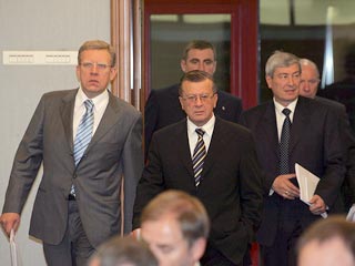 Премьер Зубков вводит ответственность чиновников за "каждое решение правительства"
