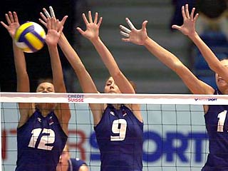 Россиянки вышли в полуфинал чемпионата Европы по волейболу