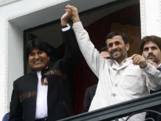 Три меморандума о взаимопонимании и одно рамочное соглашение подписали Иран и Боливия. Таковы итоги первого в истории визита в Ла-Пас президента ИРИ Махмуда Ахмади Нежада