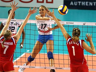 Сборная России не смогла пробиться в финал женского чемпионата Европы 2007 года по волейболу, который проходит в Бельгии и Люксембурге