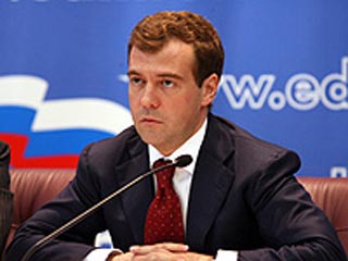 Первый вице-премьер Дмитрий Медведев заявил, что не намерен входить в федеральный список кандидатов в депутаты Госдумы от "Единой России"