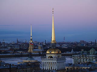 Здание Адмиралтейства в Санкт-Петербурге покрылось серьезными трещинами