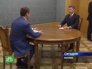 Министр энергетики Украины Бойко обещал Медведеву "взять под контроль" выплату долга "Газпрому"