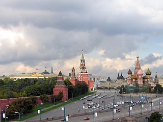 Кремль избавляется от полпредов: их переводят в Москву