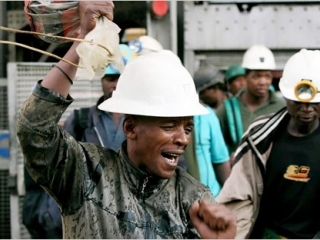 В ЮАР успешно завершена операция по спасению 3 тысяч 200 человек, оказавшихся блокированными на золотодобывающей шахте