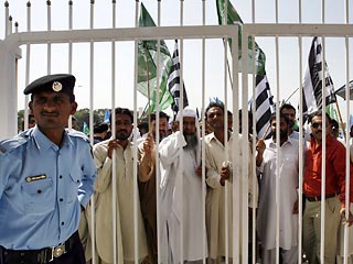 В условиях повышенных мер безопасности в Пакистане сегодня пройдут президентские выборы