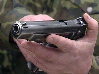 В Пермском крае офицер, играя пистолетом, подстрелил военнослужащего
