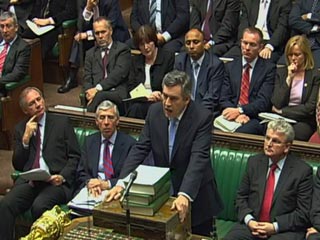 Великобритания планирует к весне 2008 года сократить свой воинский контингент в Ираке до 2,5 тысяч человек, сообщил в понедельник в парламенте британский премьер-министр Гордон Браун