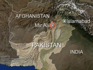 Два самолета пакистанских ВВС нанесли удары по укрытиям боевиков в районе города Мирали в Северном Вазиристане, на границе с Афганистаном