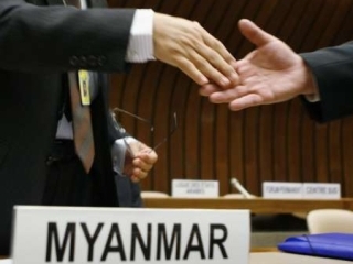 2 октября этого года на чрезвычайной сессии Совета ООН по правам человека было принято решение потребовать от руководства Мьянмы предоставить спецдокладчику ООН возможность ознакомиться на месте с ситуацией в области обеспечения гарантий основных гражданс