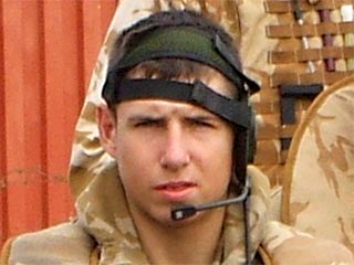 Останки 18-летнего британского солдата Майкла Тенча, погибшего в Ираке, прислали домой вперемешку с чьими-то чужими останками