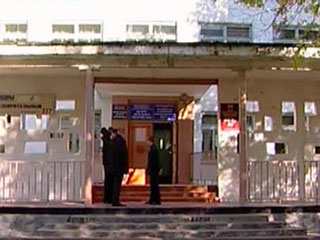 В городе Дальнегорске Приморского края открылись все избирательные участки, на которых местные жители в четвертый раз за последние годы попытаются выбрать мэра