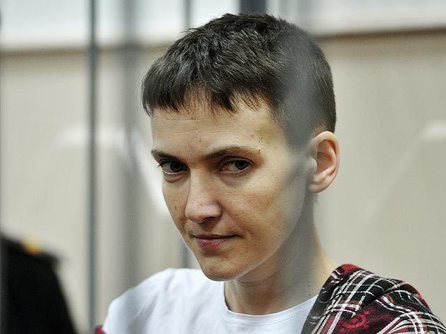 Защита украинской военнослужащей Надежды Савченко, осужденной на 22 года за убийство журналистов ВГТРК на Донбассе, попробует получить от нее разрешение на обращение в комиссию о помиловании