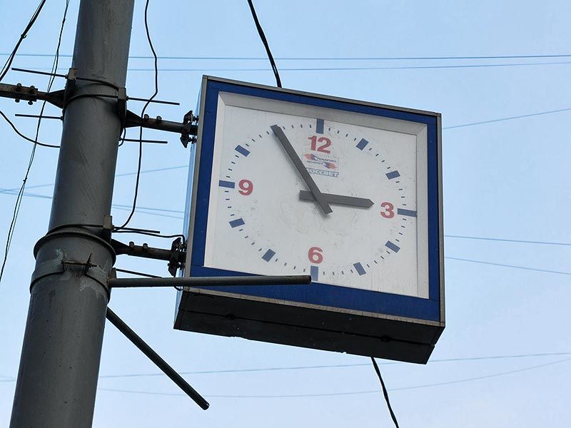 Томская область в ночь на воскресенье перешла в новую часовую зону, переведя стрелки на час вперед