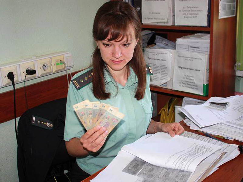 Жительница Оренбурга пыталась расплатиться с долгами за ЖКХ советскими рублями