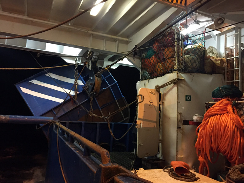 При взрыве на рыбопромысловом судне у берегов Камчатки погиб матрос