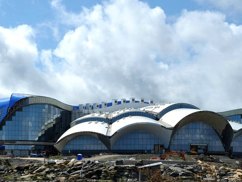 Во Владивостоке началось рассмотрение по существу дела о растрате свыше 1 млрд рублей при строительстве Приморского океанариума на острове Русский
