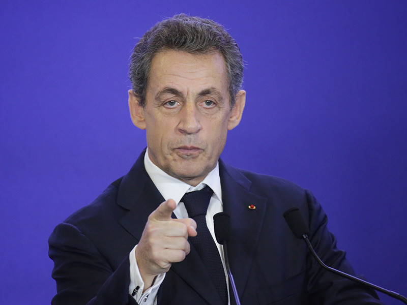 Бывший президент Франции Николя Саркози предложил президенту РФ Владимиру Путину снять ограничения, введенные РФ в ответ на принятие Западом антироссийских санкций