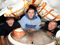 Капсула "Союза" с тремя космонавтами успешно приземлилась