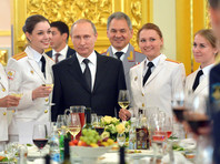 Путин и Шойгу поздравили в Кремле лучших выпускников военных вузов