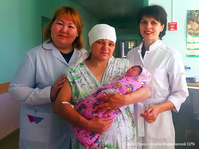 В Якутии спасли женщину, родившую девочку в глухой тайге в окружении медведей