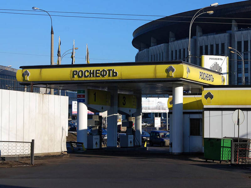 В "Роснефти" заверили, что обеспечат МВД топливом в полном объеме "за счет собственных заправок и с привлечением партнерских АЗС"