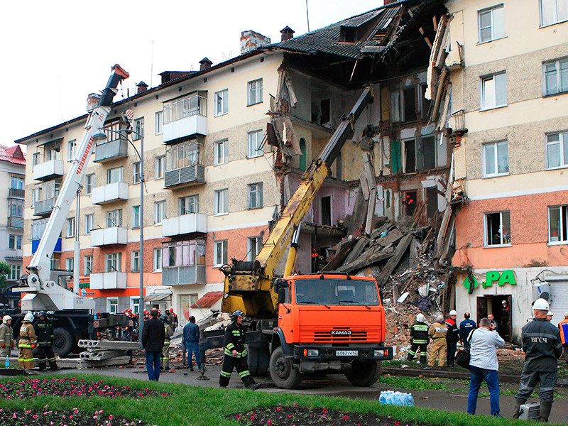 Вслед за владельцем помещения в обрушившемся доме в Междуреченске арестованы трое строителей