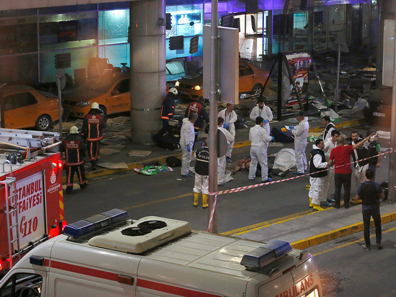 15 детей из Татарстана не могут улететь из Стамбула после терактов в местном аэропорту