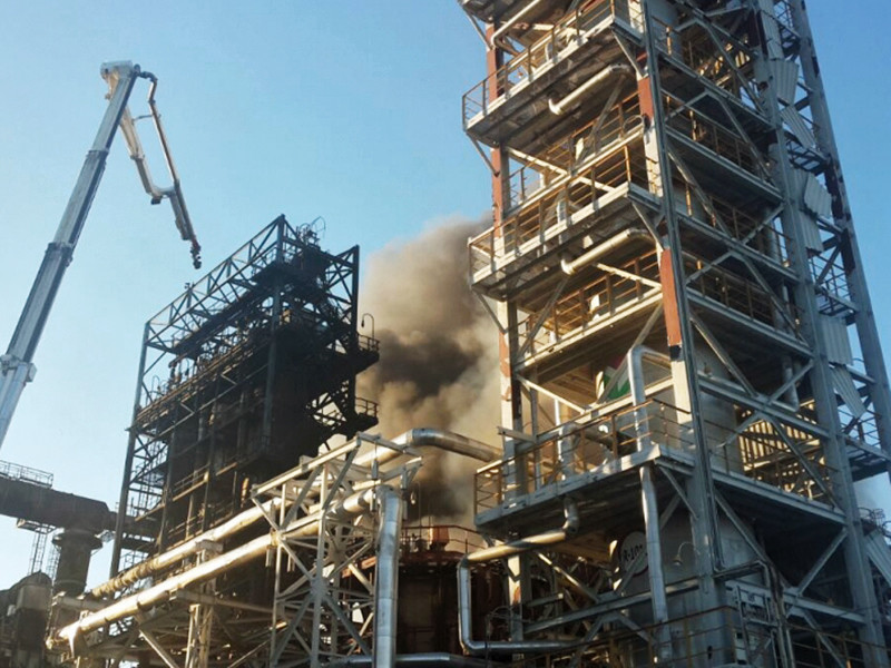 Число погибших в результате пожара на нефтеперерабатывающем заводе "Башнефть - Уфанефтехим" увеличилось до пяти, еще двое пропали без вести