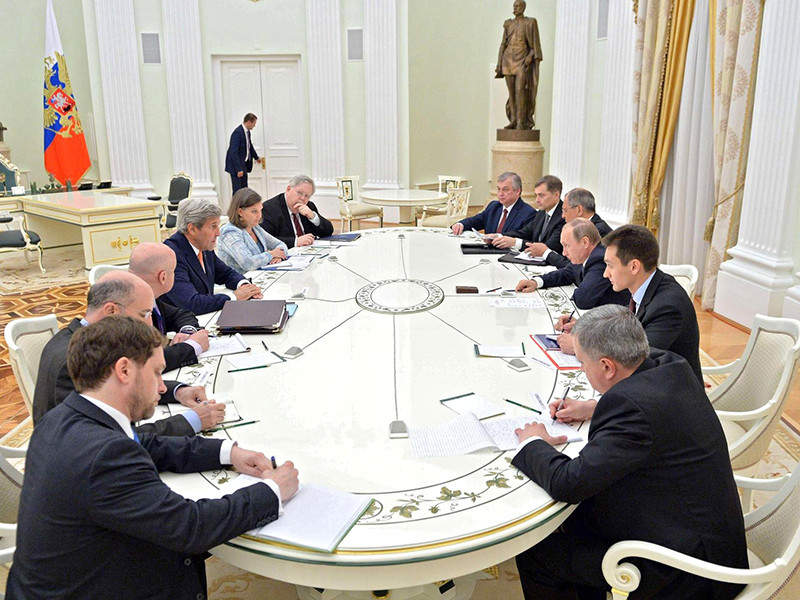 Путин и Керри не обсуждали "непосредственное взаимодействие" военных РФ и США в Сирии