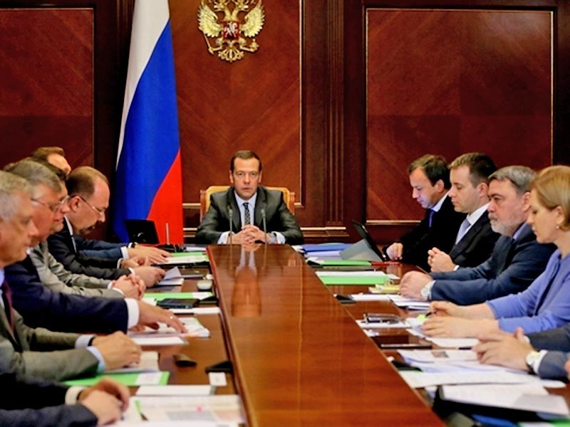 Медведев подписал постановление о продлении продуктового эмбарго до конца 2017 года