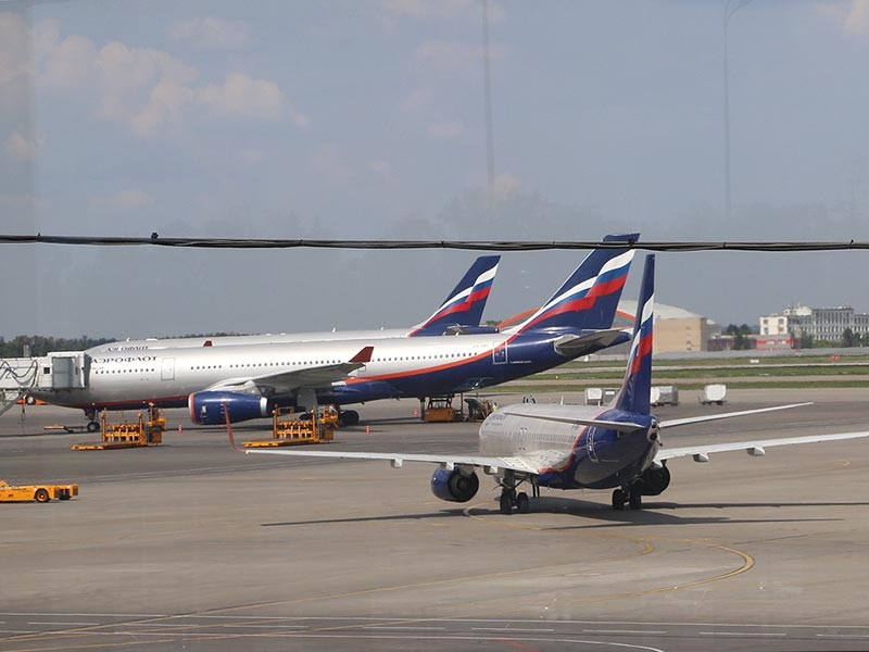 Российские авиакомпании на временной основе прекратят выполнять регулярные рейсы в Турцию, сообщил "Интерфаксу" источник, знакомый с ситуацией